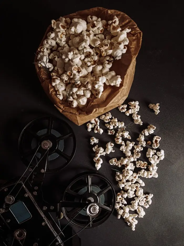 Popcorn voor een filmavond thuis